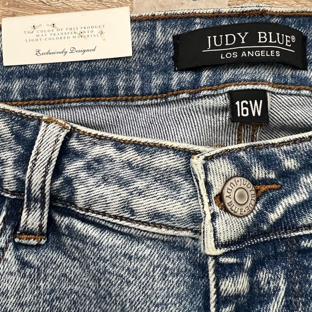 Judy Blue Medium Acid Wash High Rise Boyfriend Jeans plus size 16W - Picture 10 of 12